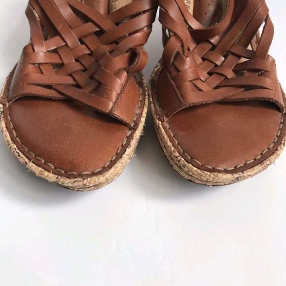 BORN 'DRILLES Women Tan Woven Leather Straw Floral Wedge Slide Sandals 8/39 - Picture 5 of 10